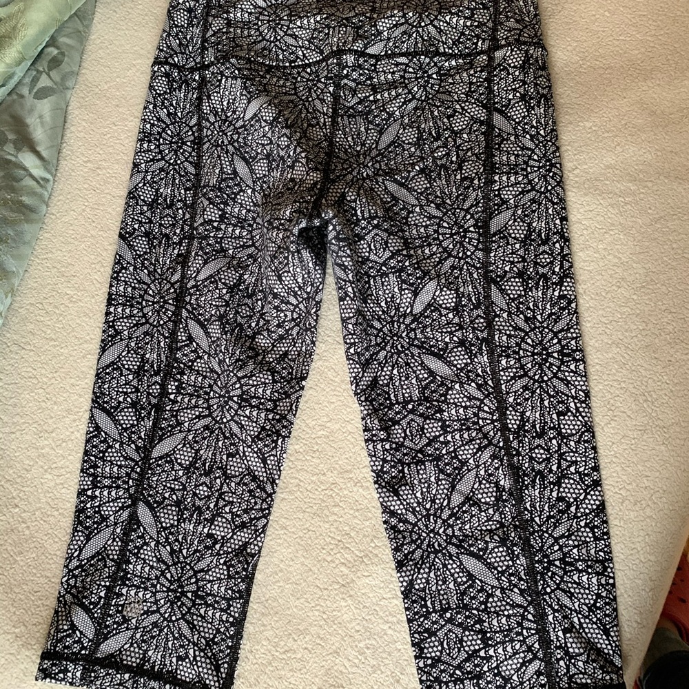 Victoria Secret Knock out active crop pants